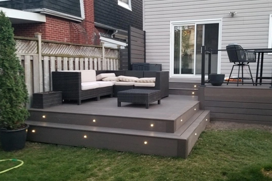 Specialists vs General Contractors Who Should Build Your Custom Deck