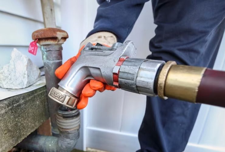 How Heating Oil Delivery Services Keep Your Home Warm Without the Hassle