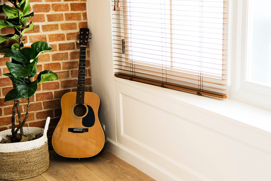 4 Benefits of Installing Bamboo Blinds in Living Spaces